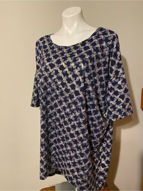 LuLaRoe Irma Navy Short Sleeve Top with Cream Geometric Print